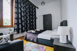 Отель Hotel King Tamari Кутаиси Стандартный двухместный номер с 1 кроватью-1