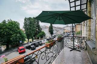 Отель Hotel King Tamari Кутаиси Стандартный двухместный номер с 1 кроватью-3