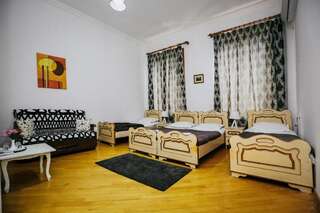 Отель Hotel King Tamari Кутаиси Четырехместный номер-1